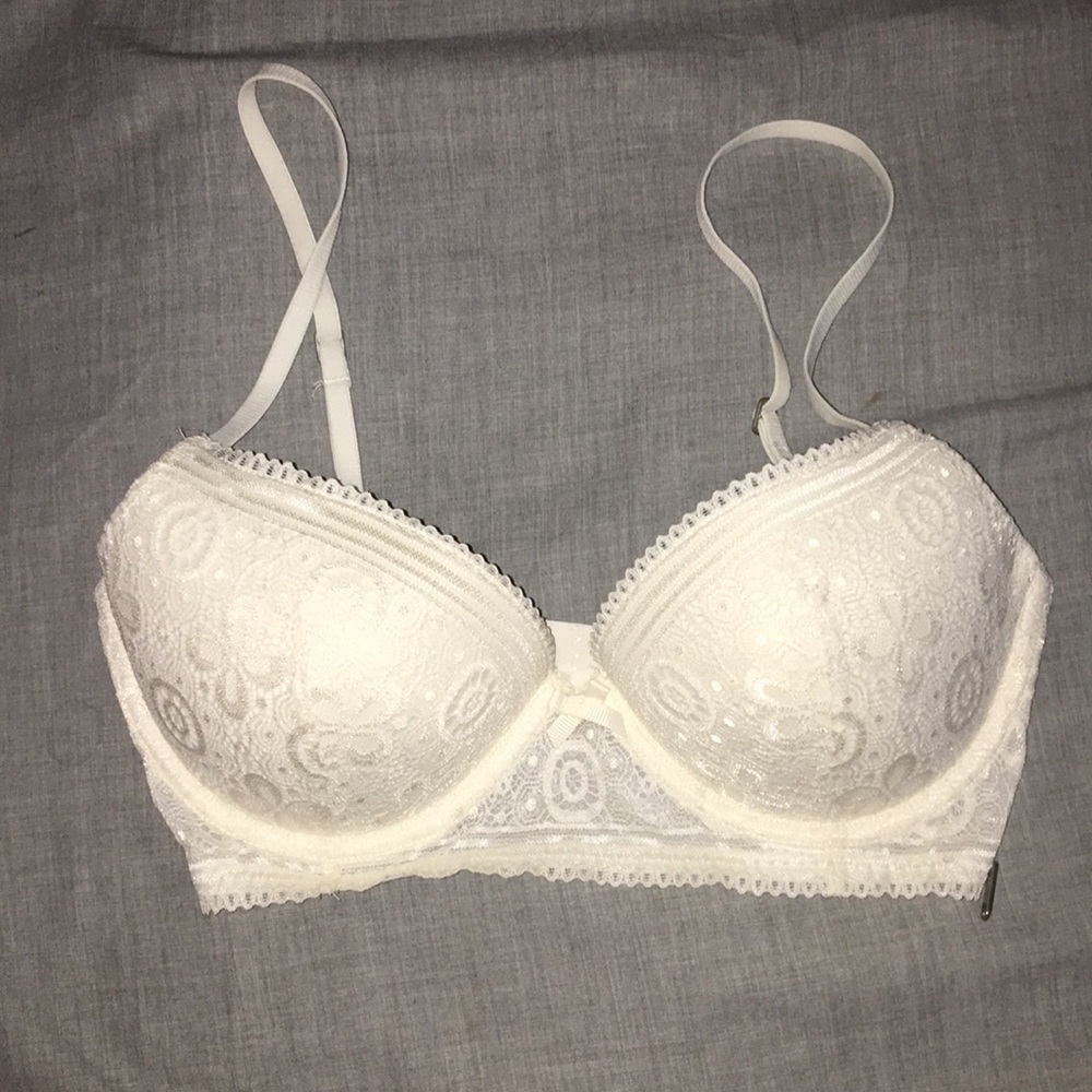 Hollister Gilly Hicks White Bra size 30D